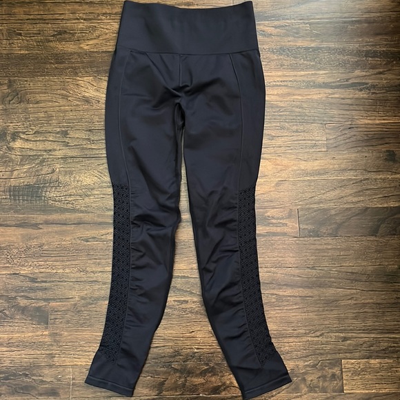 Fabletics cropped leggings - Picture 1 of 3